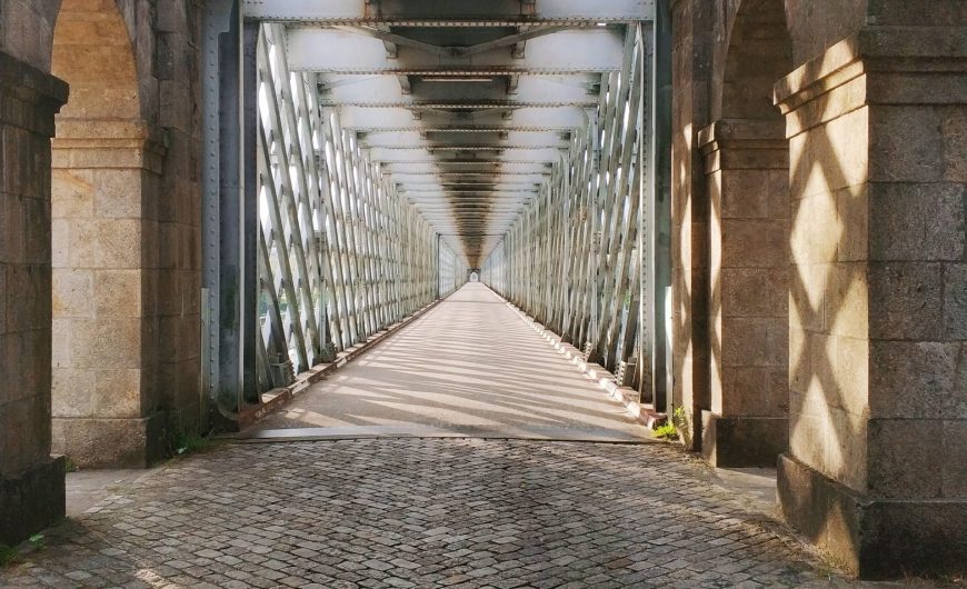 O Que Levar do Caminho de Santiago? 7 Lembranças Autênticas