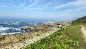 O peregrino das sapatilhas Vibram – uma história de paz no Caminho Português da Costa